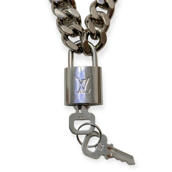 BACK IN STOCK!!! LOUIS VUITTON Padlock Choker Necklace, Silver - Picture 3 of 6